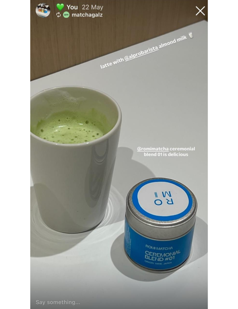 Romi matcha tin and matcha in a mug